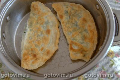 Чебуреки с яйцом и капустой кале